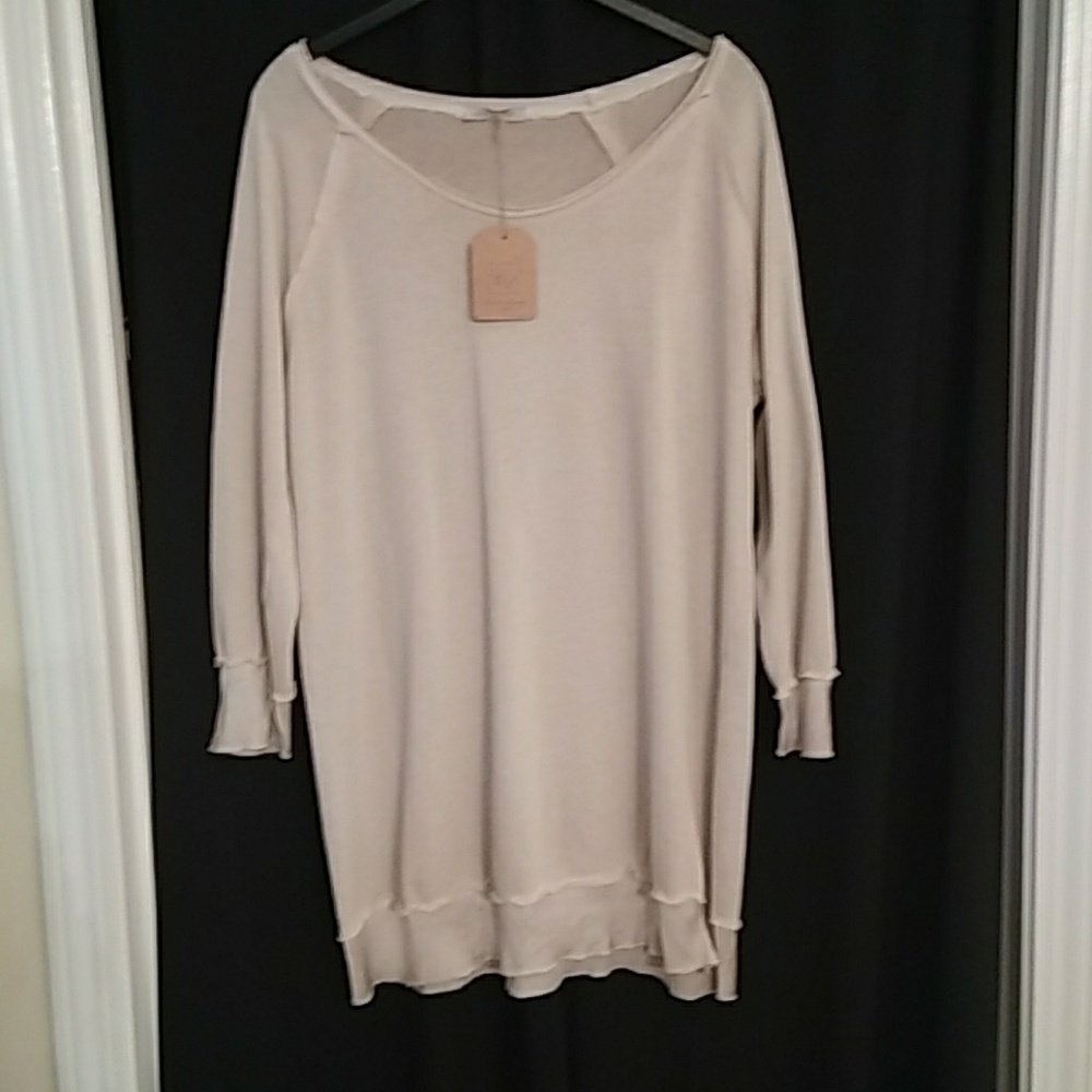 Oversized pullover.